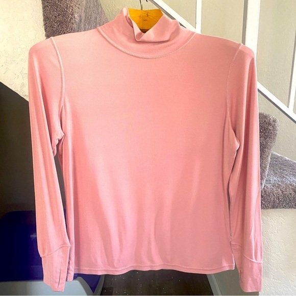 zuda Tops - Women’s Zuda Long Sleeved Dusty Pink Funnel Neck Thumbhole Cuffed Yoga Shirt XL